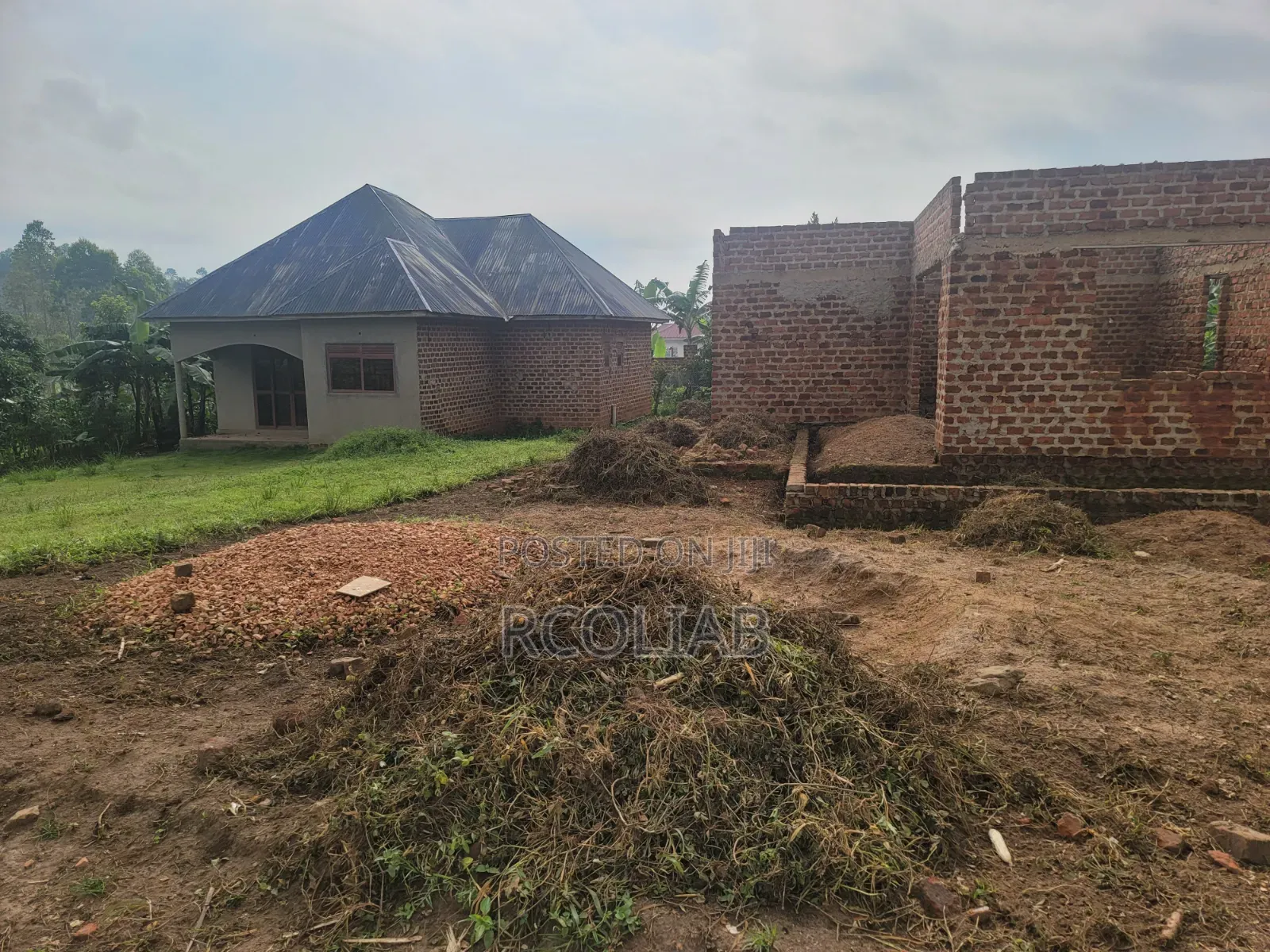 3bdrm House in Njovu Estate, Wakiso / Wakiso for sale