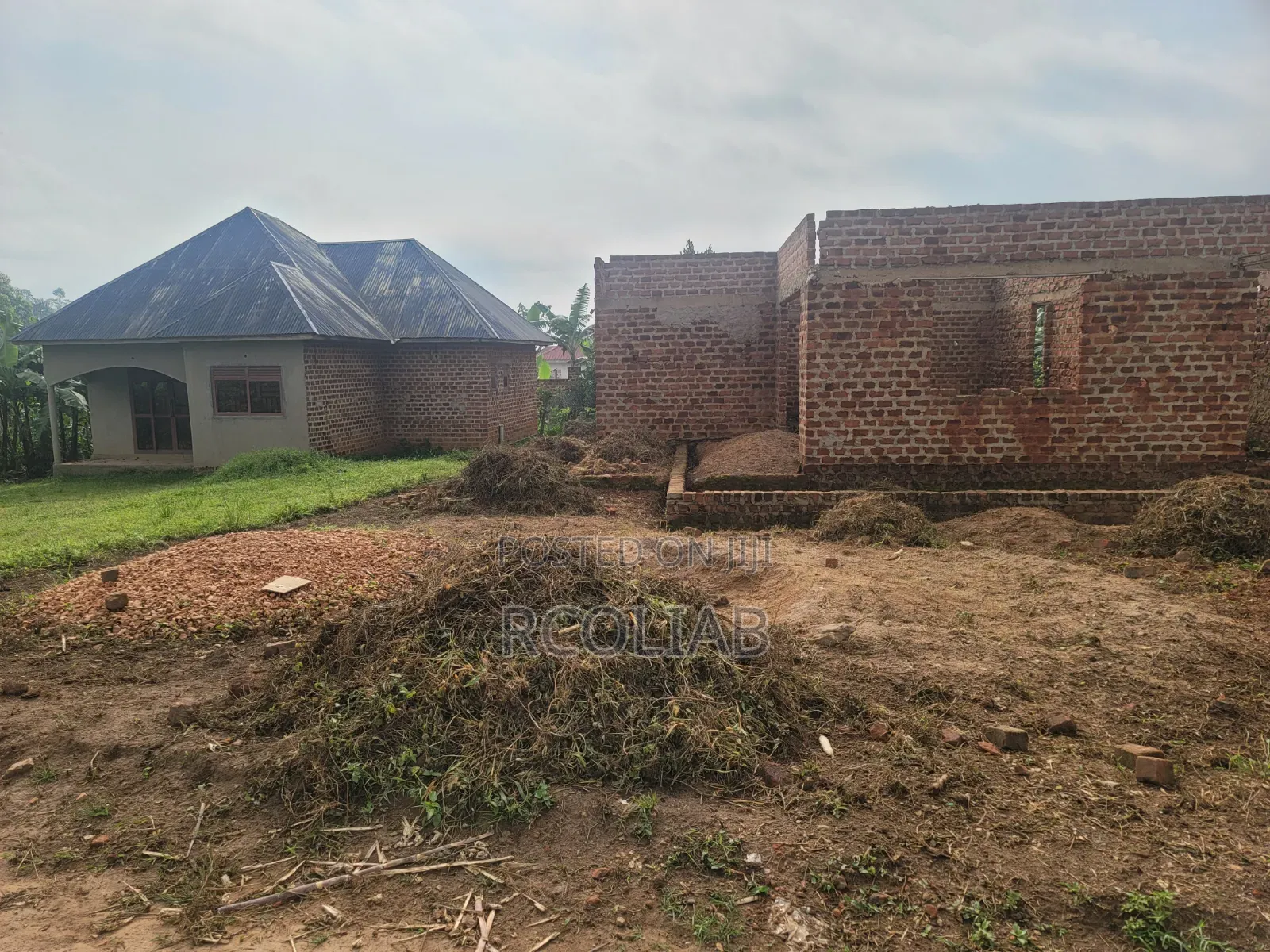 3bdrm House in Njovu Estate, Wakiso / Wakiso for sale