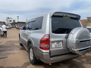 Toyota Land Cruiser Prado 2006 White