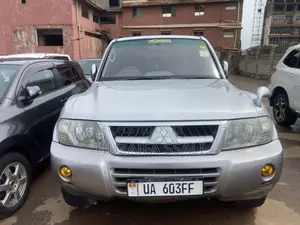 Toyota Land Cruiser Prado 2006 White