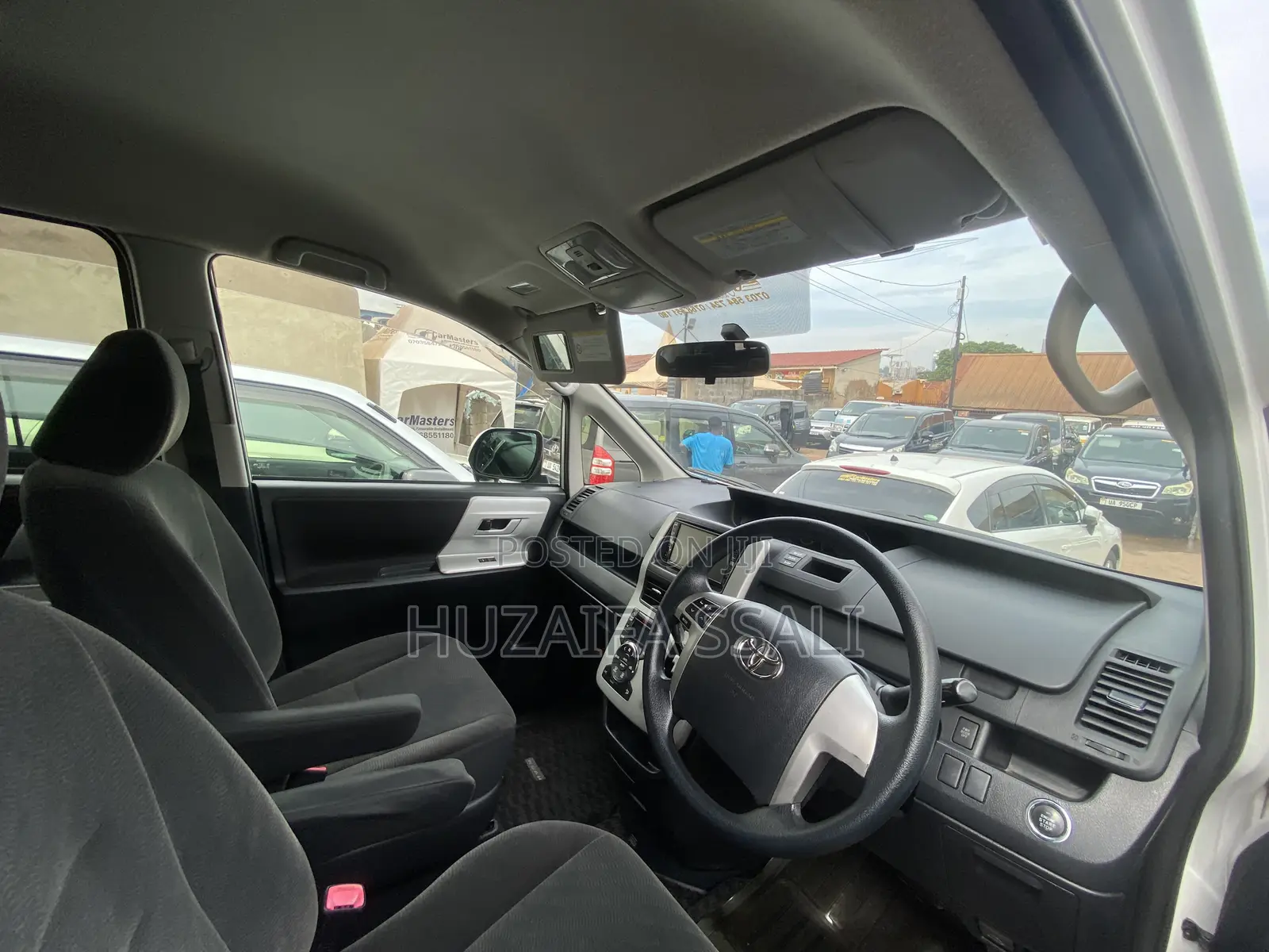 Toyota Noah 2022 White