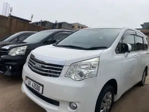 Toyota Noah 2022 White