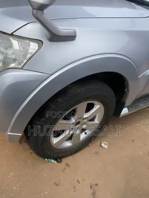 Mitsubishi Pajero 2015 Silver