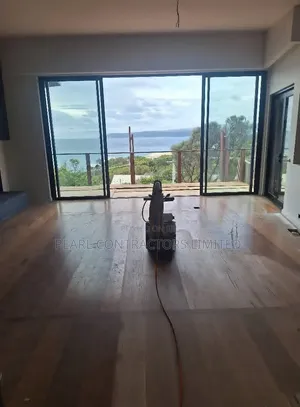 Wooden Floor/Professional Wooden Floor Installation Services Order Now
