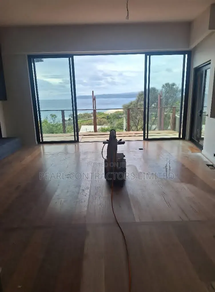 Wooden Floor/Professional Wooden Floor Installation Services Order Now