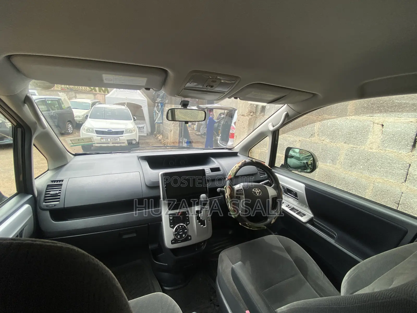 Toyota Noah 2012 Gray