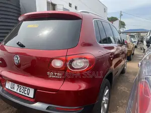 Volkswagen Tiguan 2018 Red