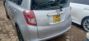 Toyota Ractis 2008 Silver