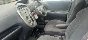 Toyota Ractis 2008 Silver