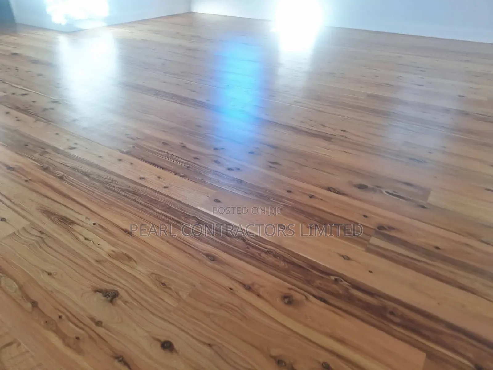 Wooden Floors/Classic Wooden Floor Supply and Customization Services