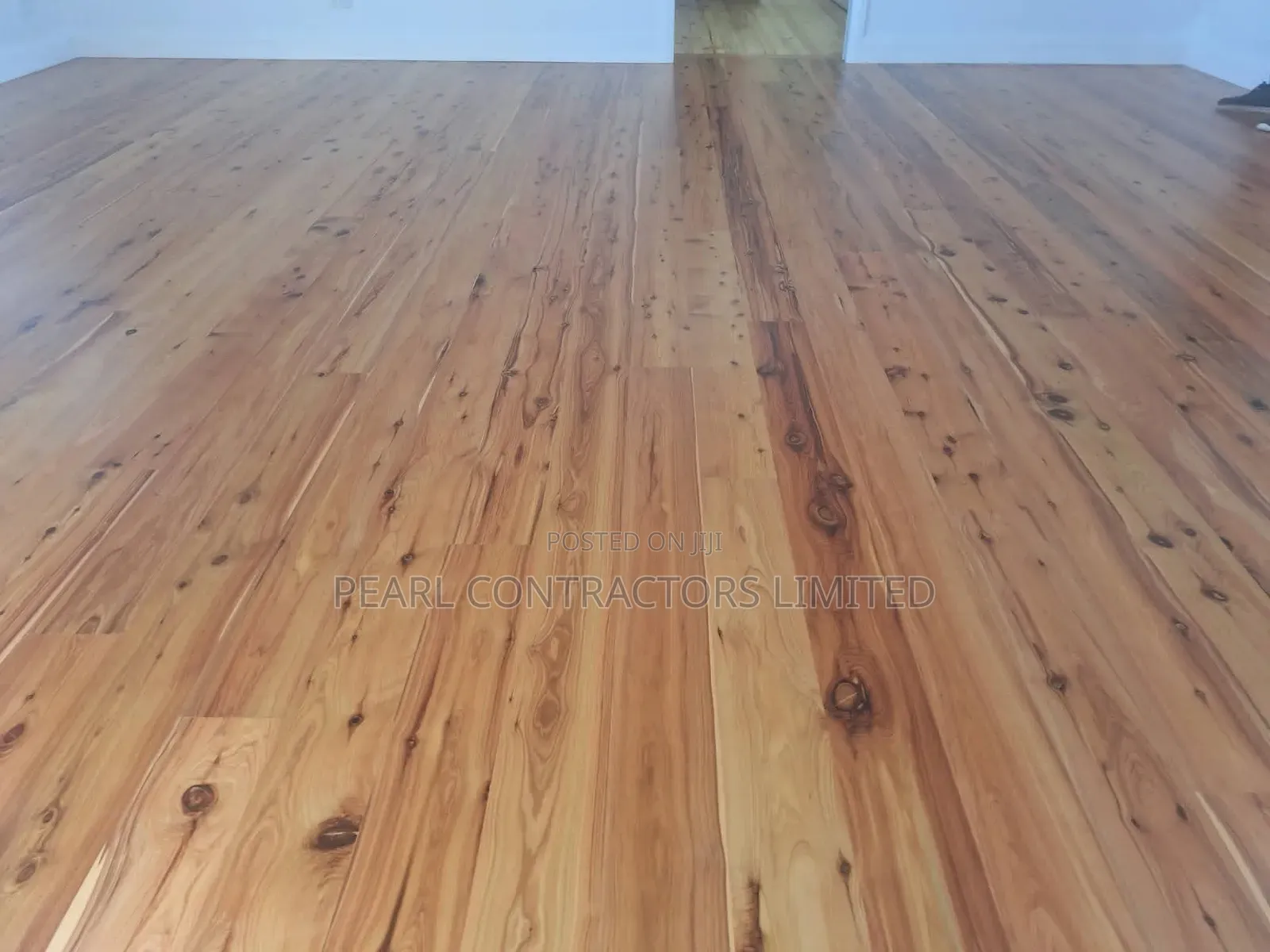 Wooden Floors/Classic Wooden Floor Supply and Customization Services