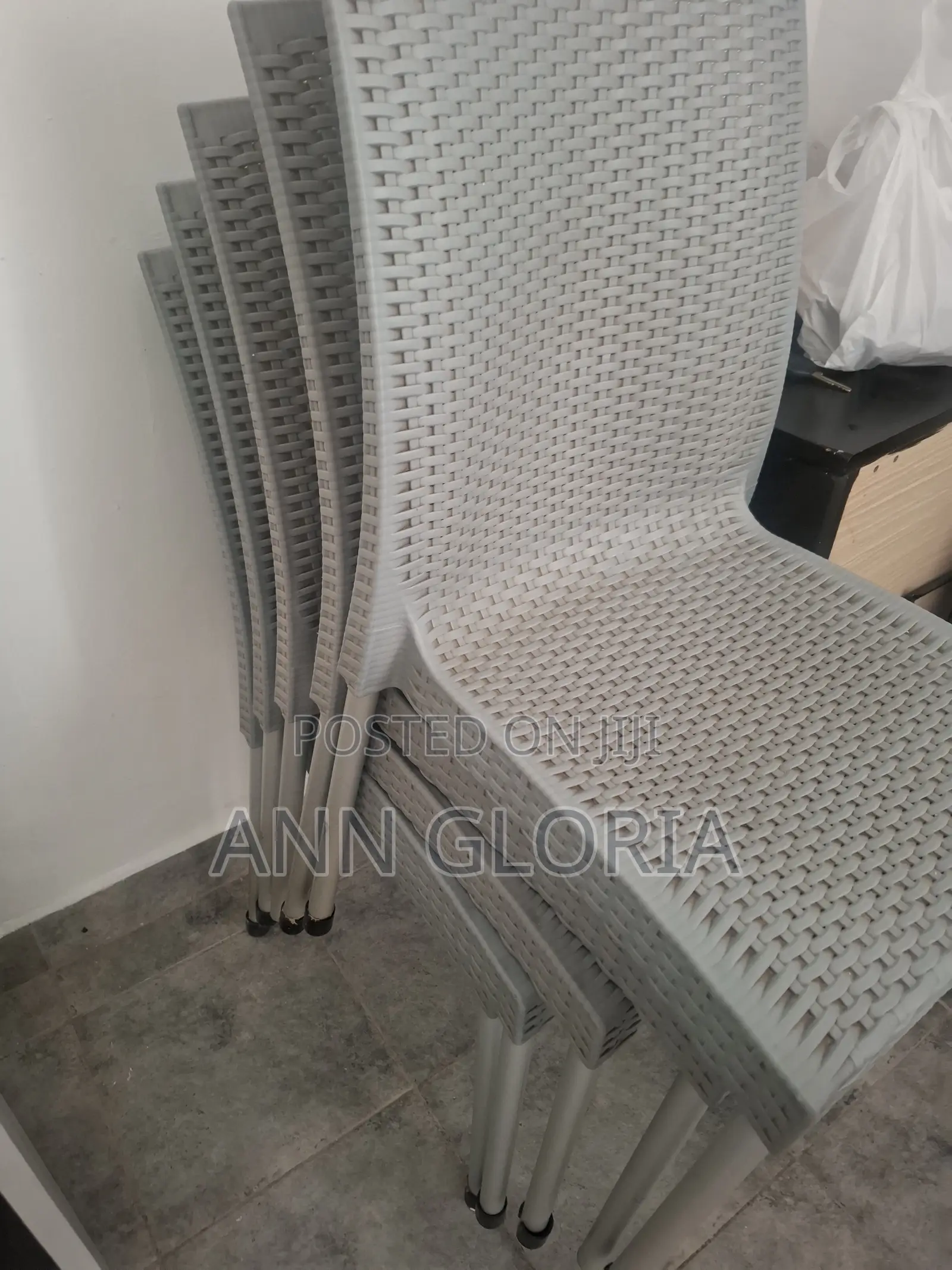 Used Plastic Chairs