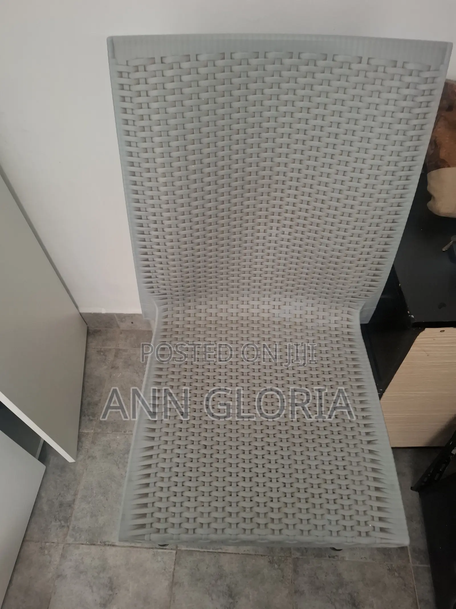 Used Plastic Chairs