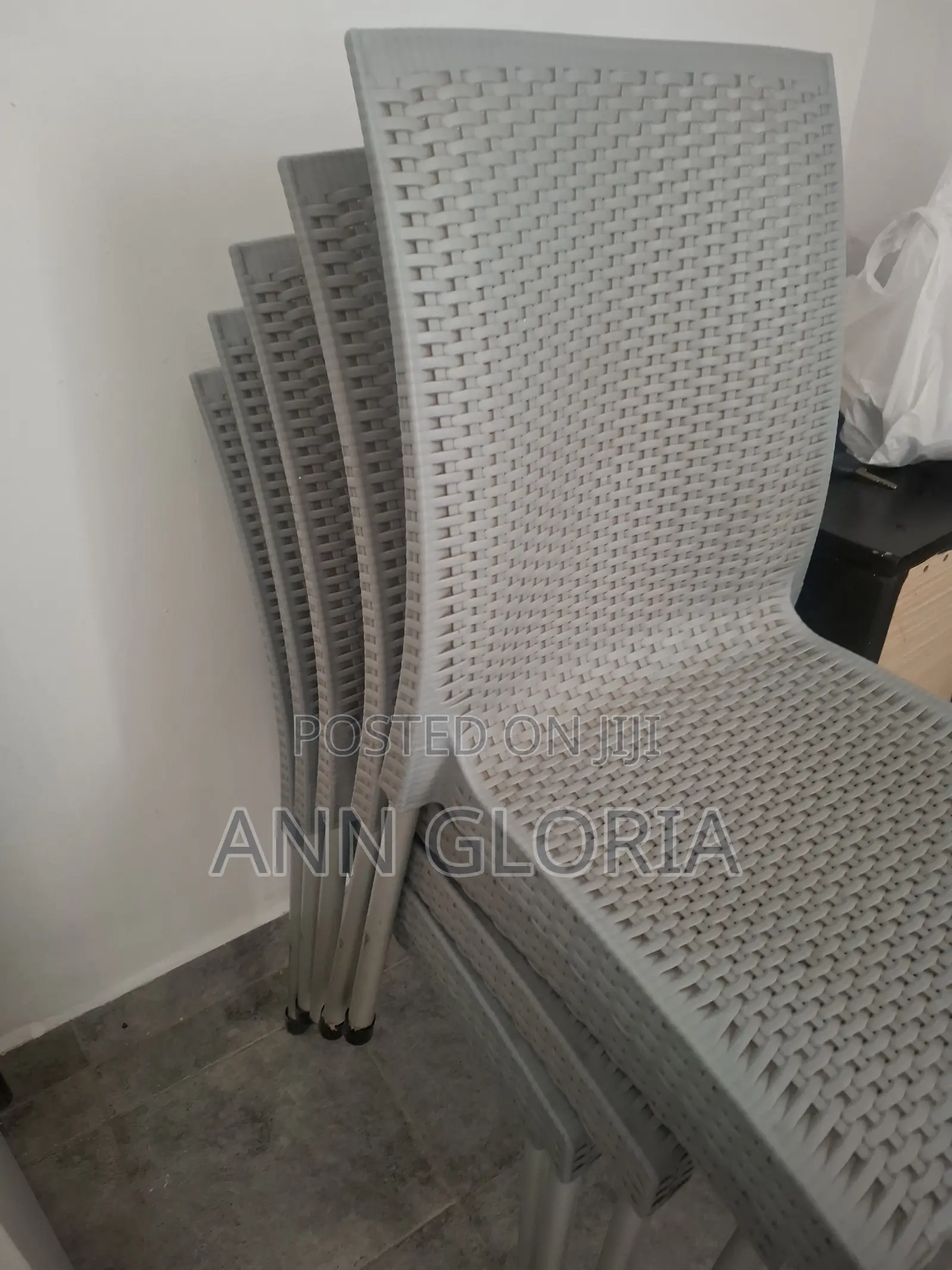 Used Plastic Chairs