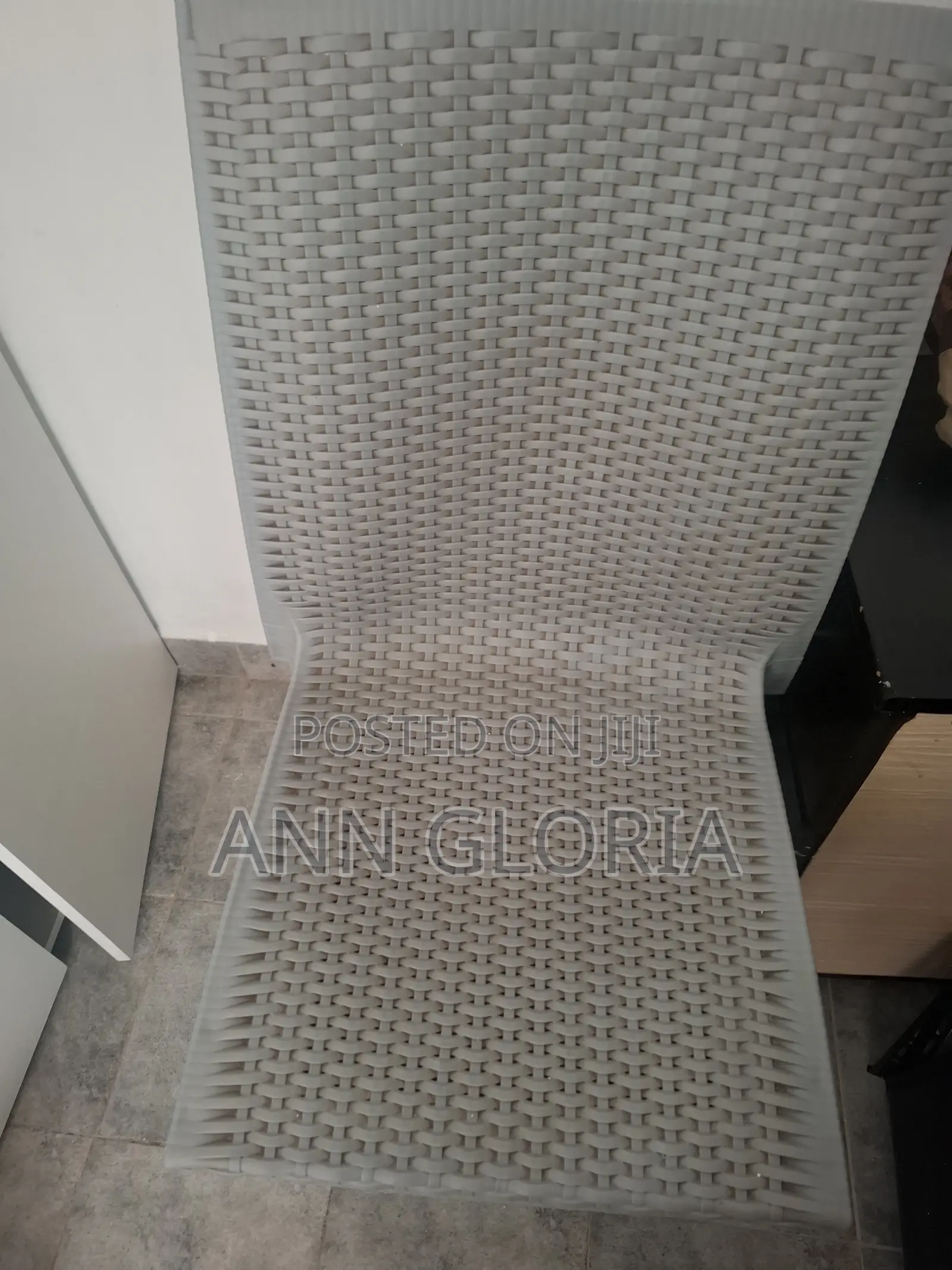 Used Plastic Chairs