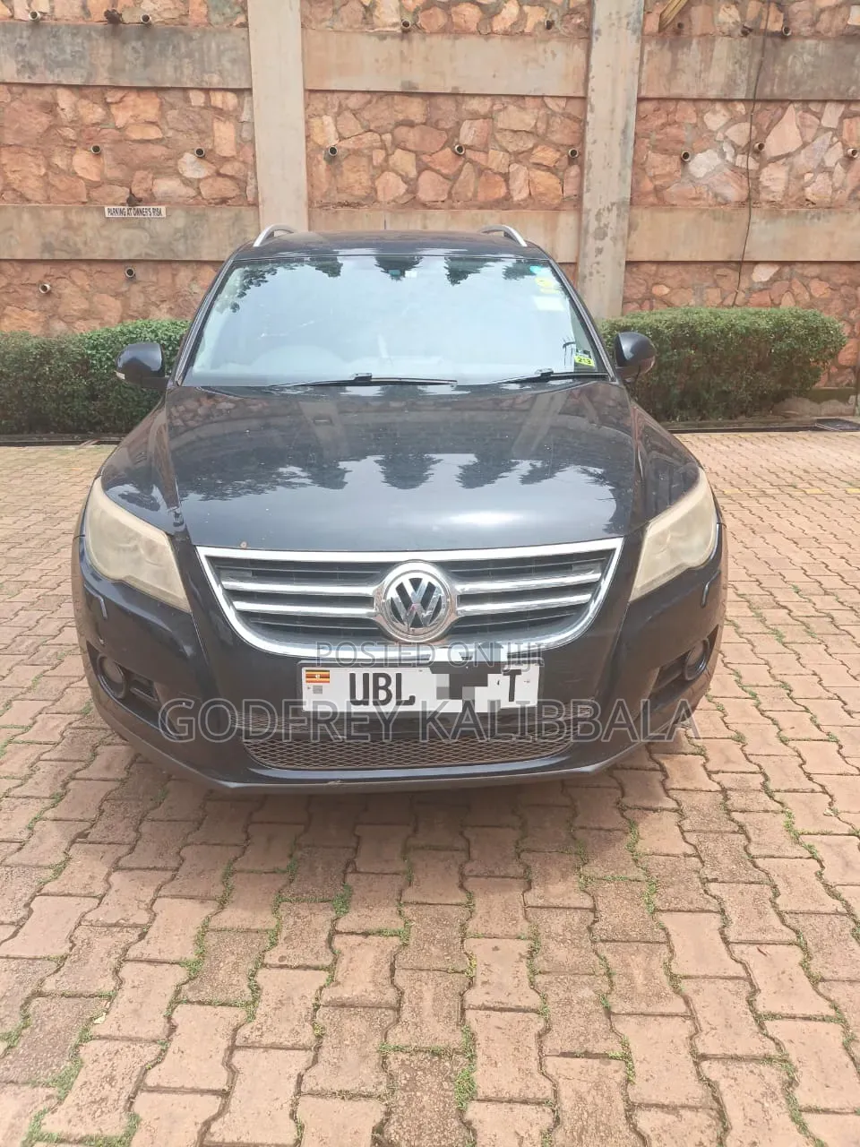 Volkswagen Tiguan S 4Motion 2011 Black