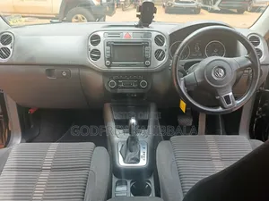 Volkswagen Tiguan S 4Motion 2011 Black