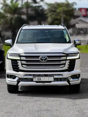 Toyota Land Cruiser 2026 White