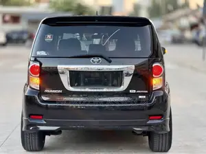 Toyota Corolla Rumion 2011 Black