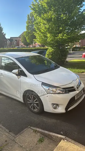 Toyota Verso 2.0 2013 White
