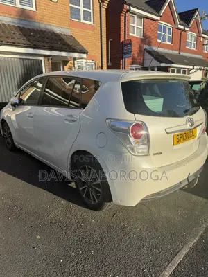 Toyota Verso 2.0 2013 White