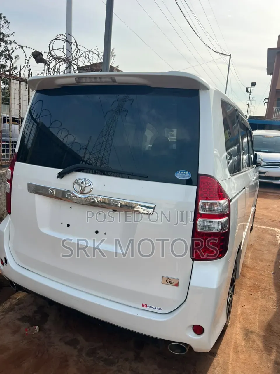 Toyota Noah 2.0 AWD (7 Seater) 2017 White