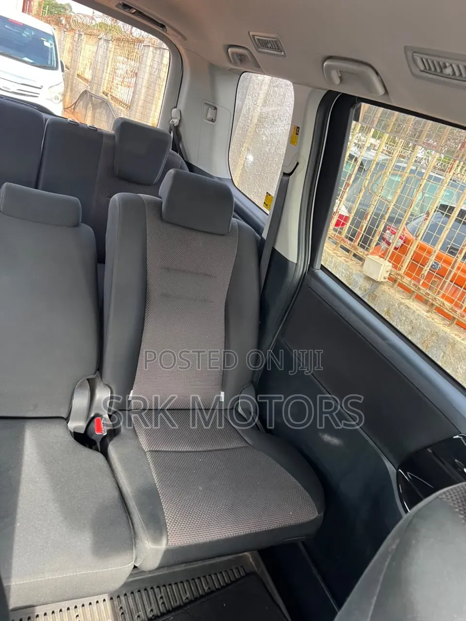 Toyota Noah 2.0 AWD (7 Seater) 2017 White