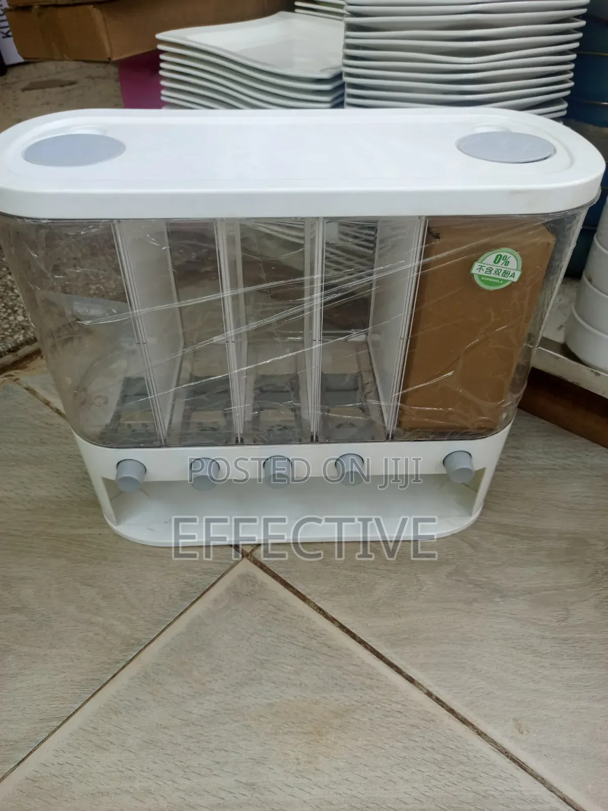 Cereal Food Dispenser.