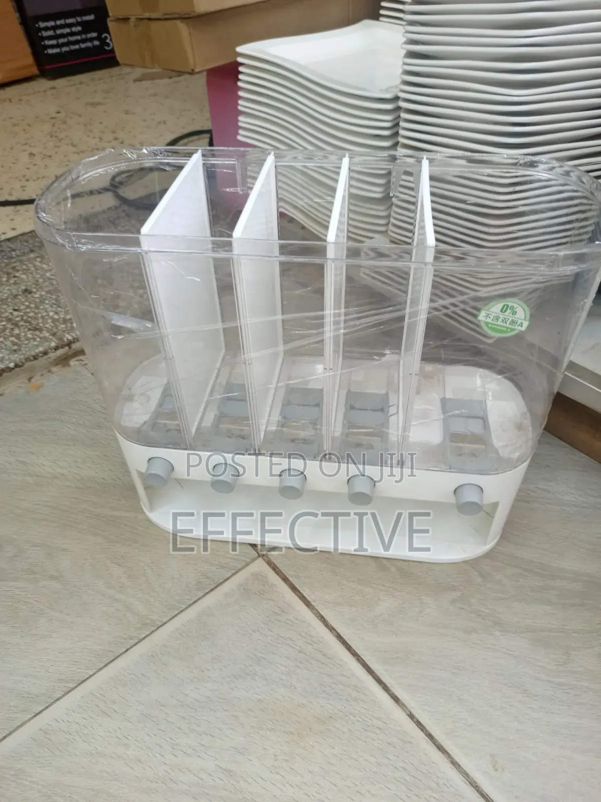 Cereal Food Dispenser.