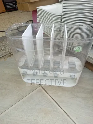 Cereal Food Dispenser.