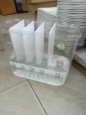 Cereal Food Dispenser.