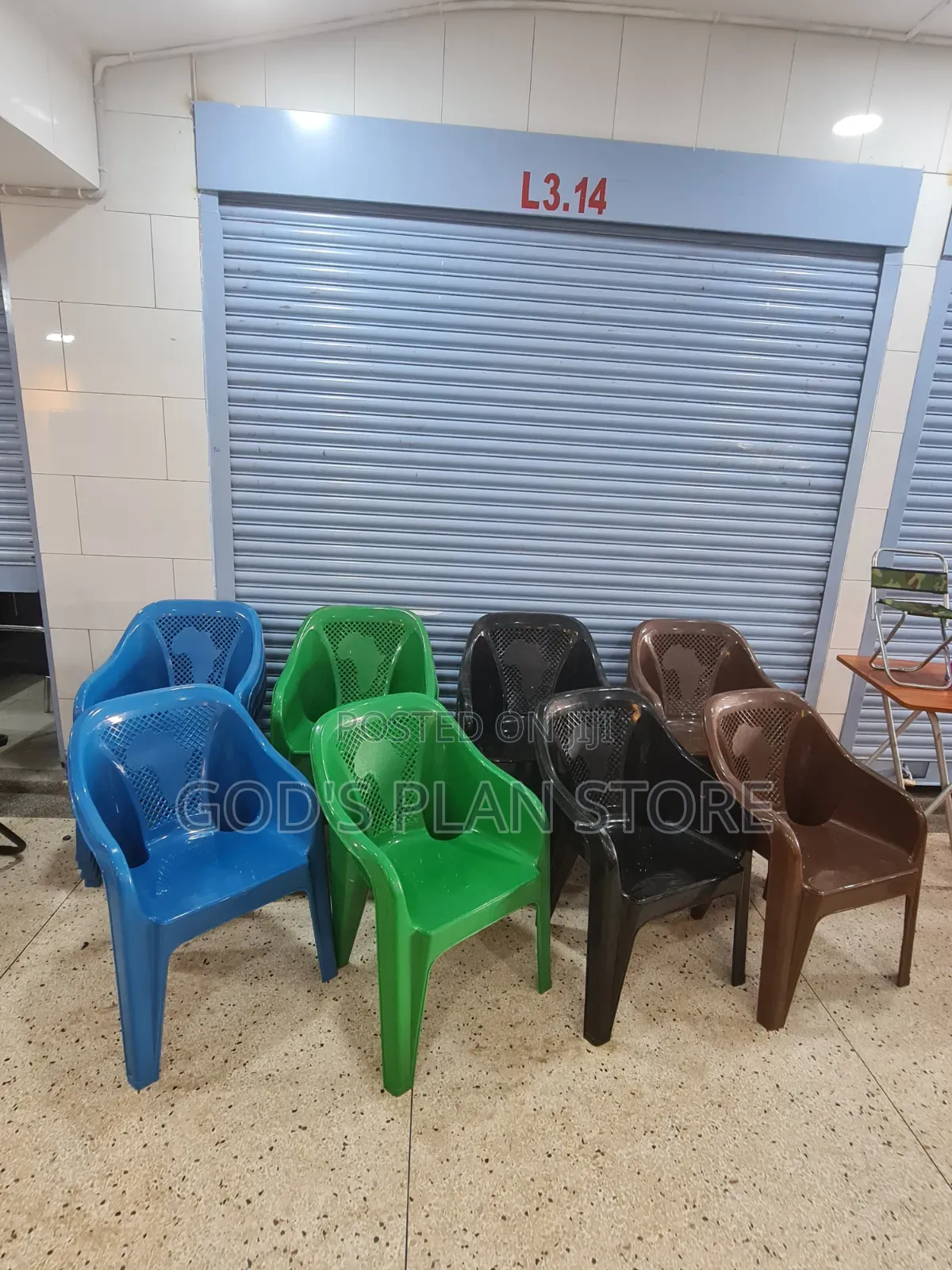 Buit-in Armrest Plastic Chairs Plastic Chairs