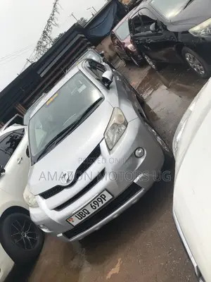 Toyota IST 2010 Silver