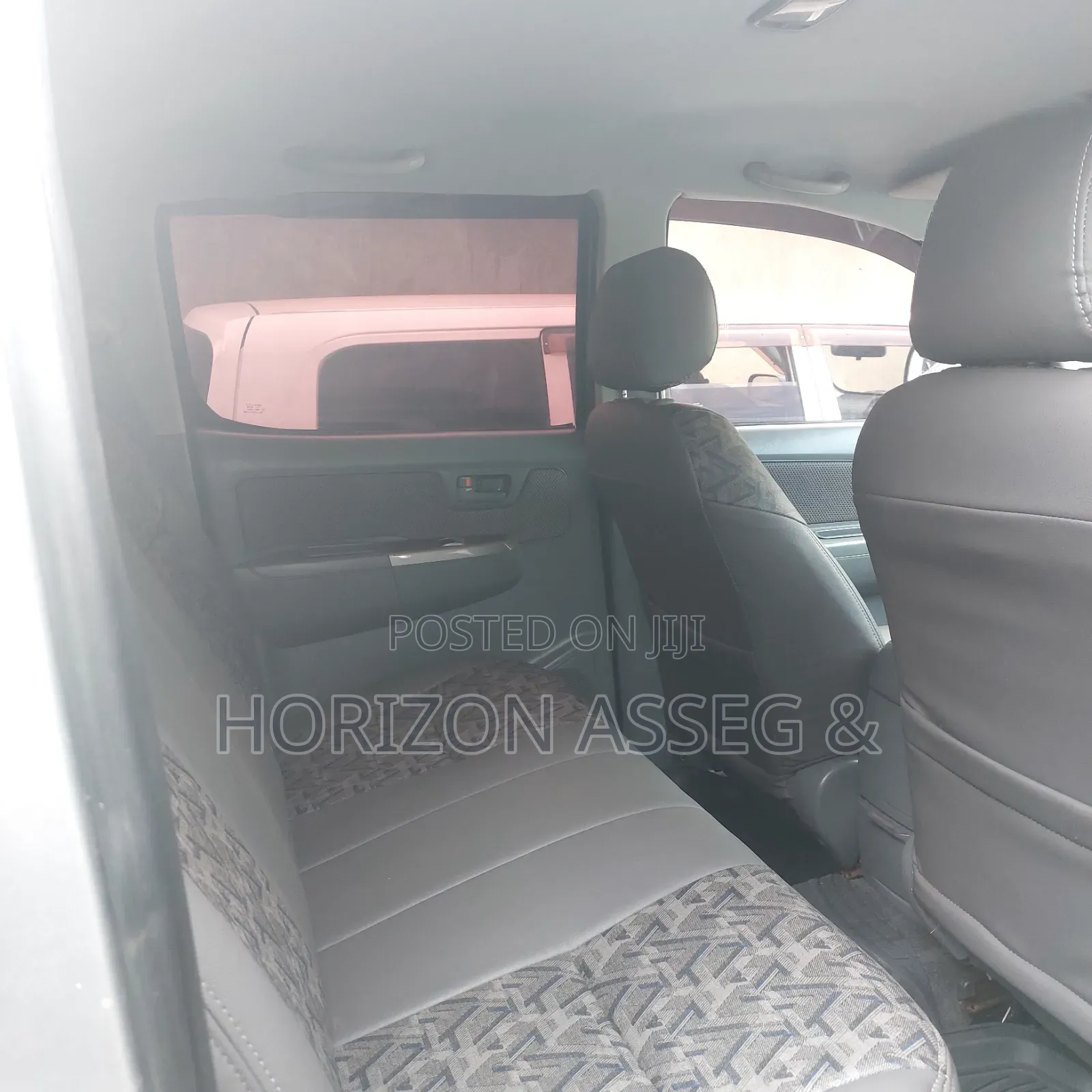 Toyota Hilux 2.5 D-4D 4X4 SRX 2011 Silver