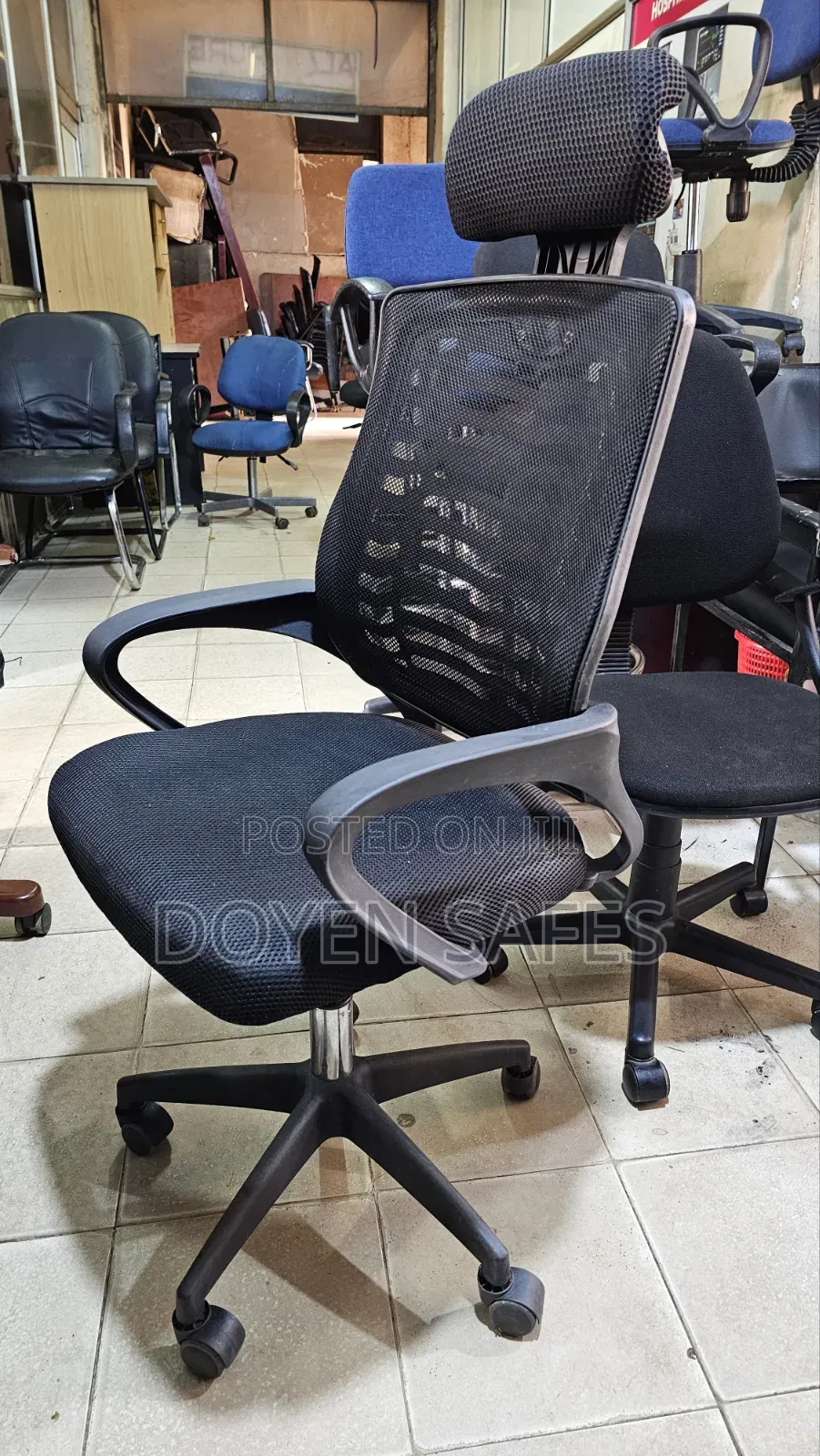 Reconditioned Mesh Headrest Chair