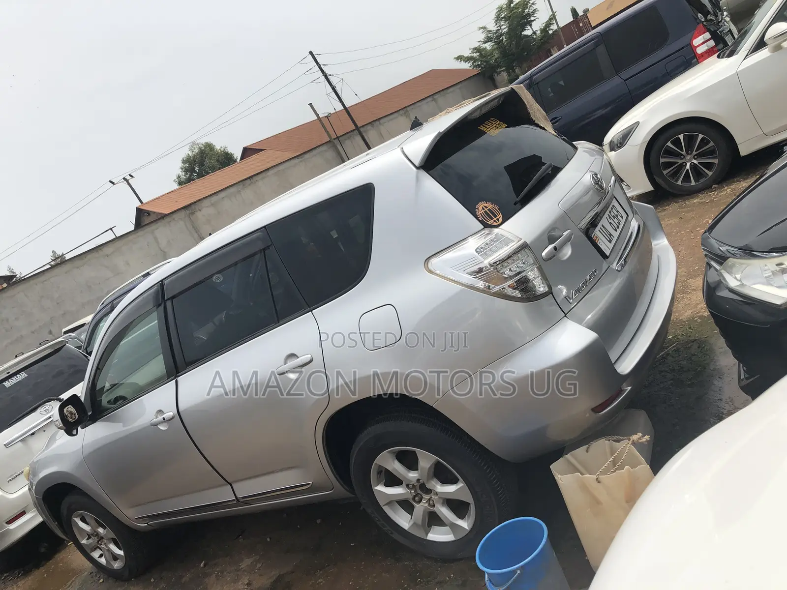 Toyota Vanguard 2011 Silver