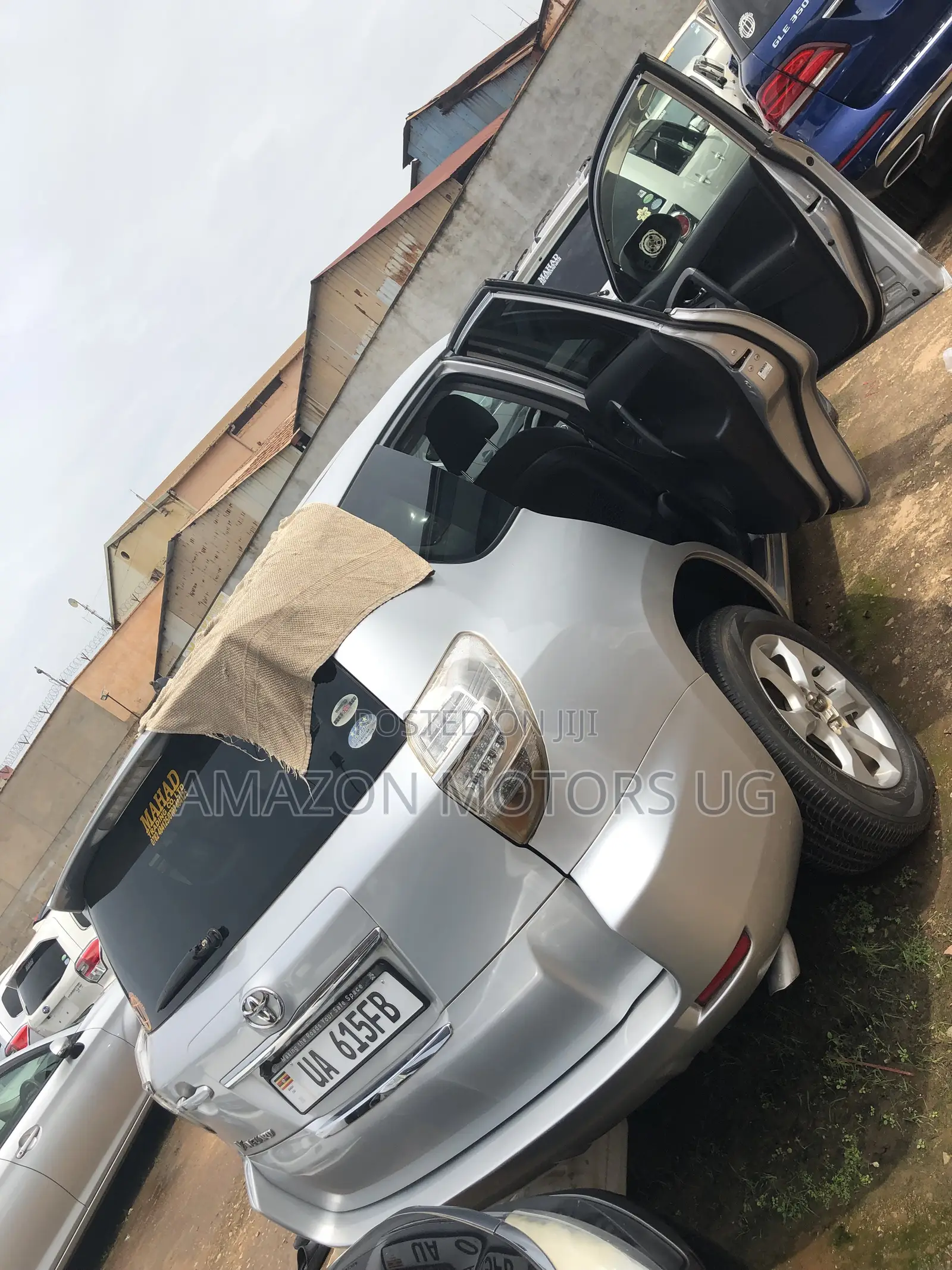 Toyota Vanguard 2011 Silver