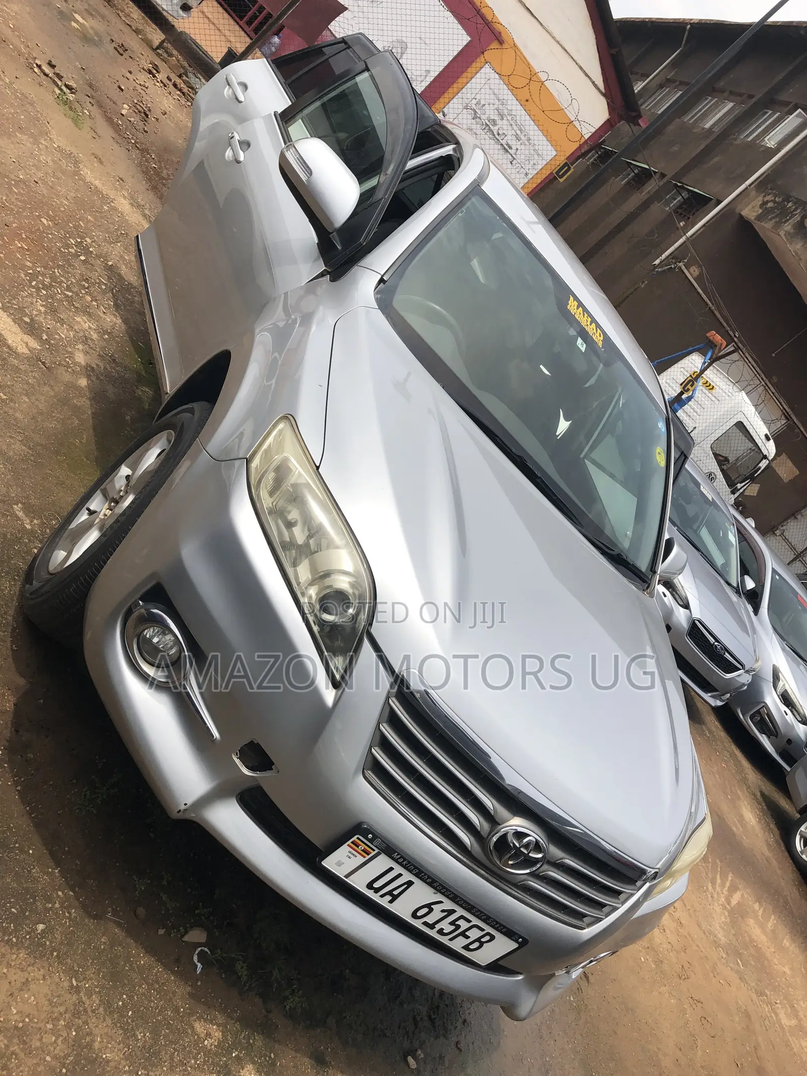 Toyota Vanguard 2011 Silver