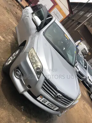 Toyota Vanguard 2011 Silver