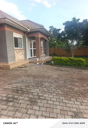 4bdrm House in Manyangwa, Ruyobyo, Central Division for rent