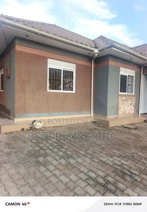 4bdrm House in Manyangwa, Ruyobyo, Central Division for rent