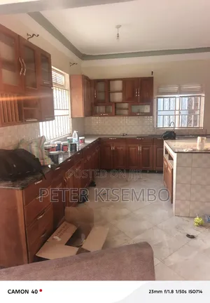 4bdrm House in Manyangwa, Ruyobyo, Central Division for rent
