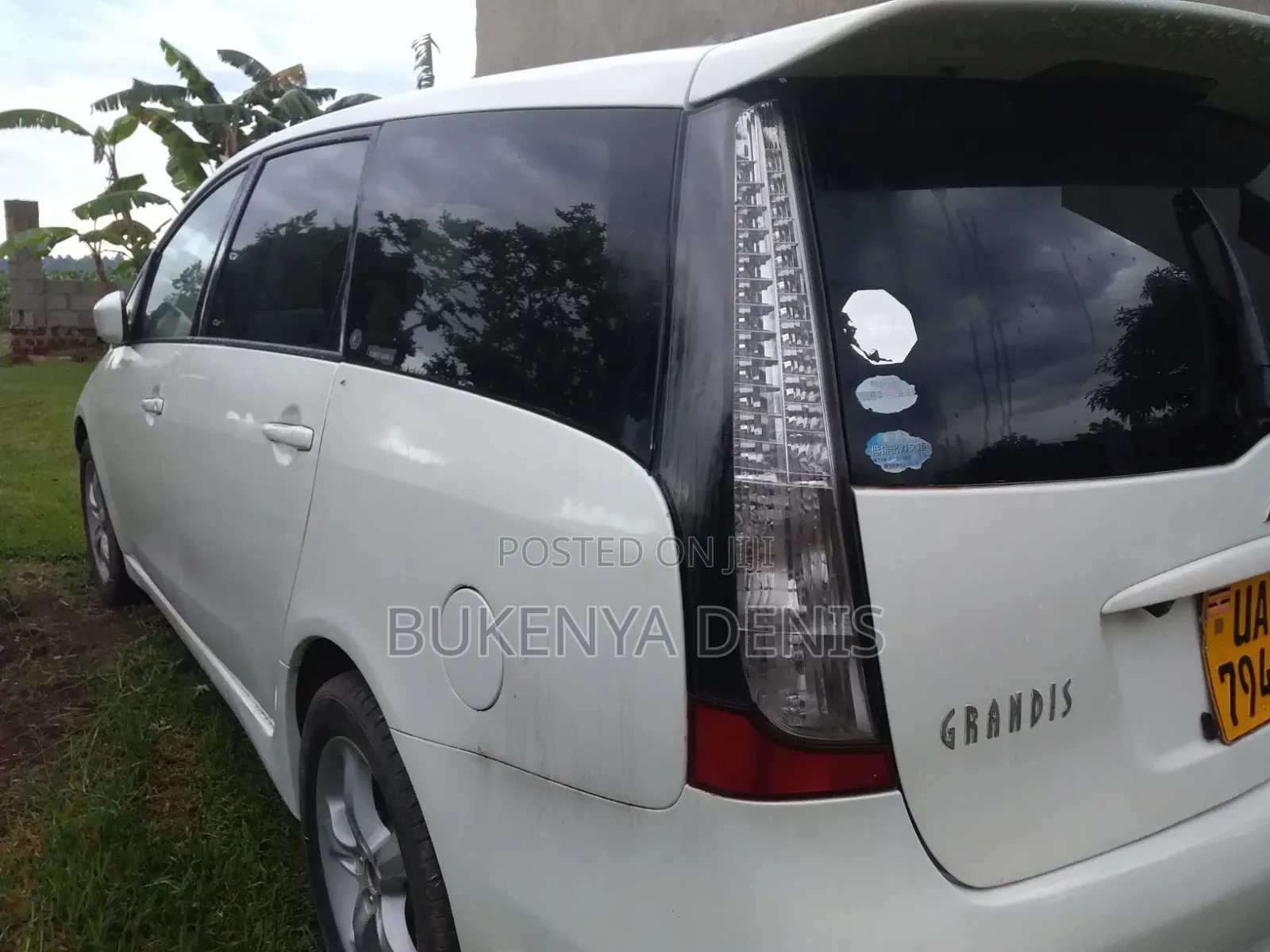 Mitsubishi Grandis 2004 Off white