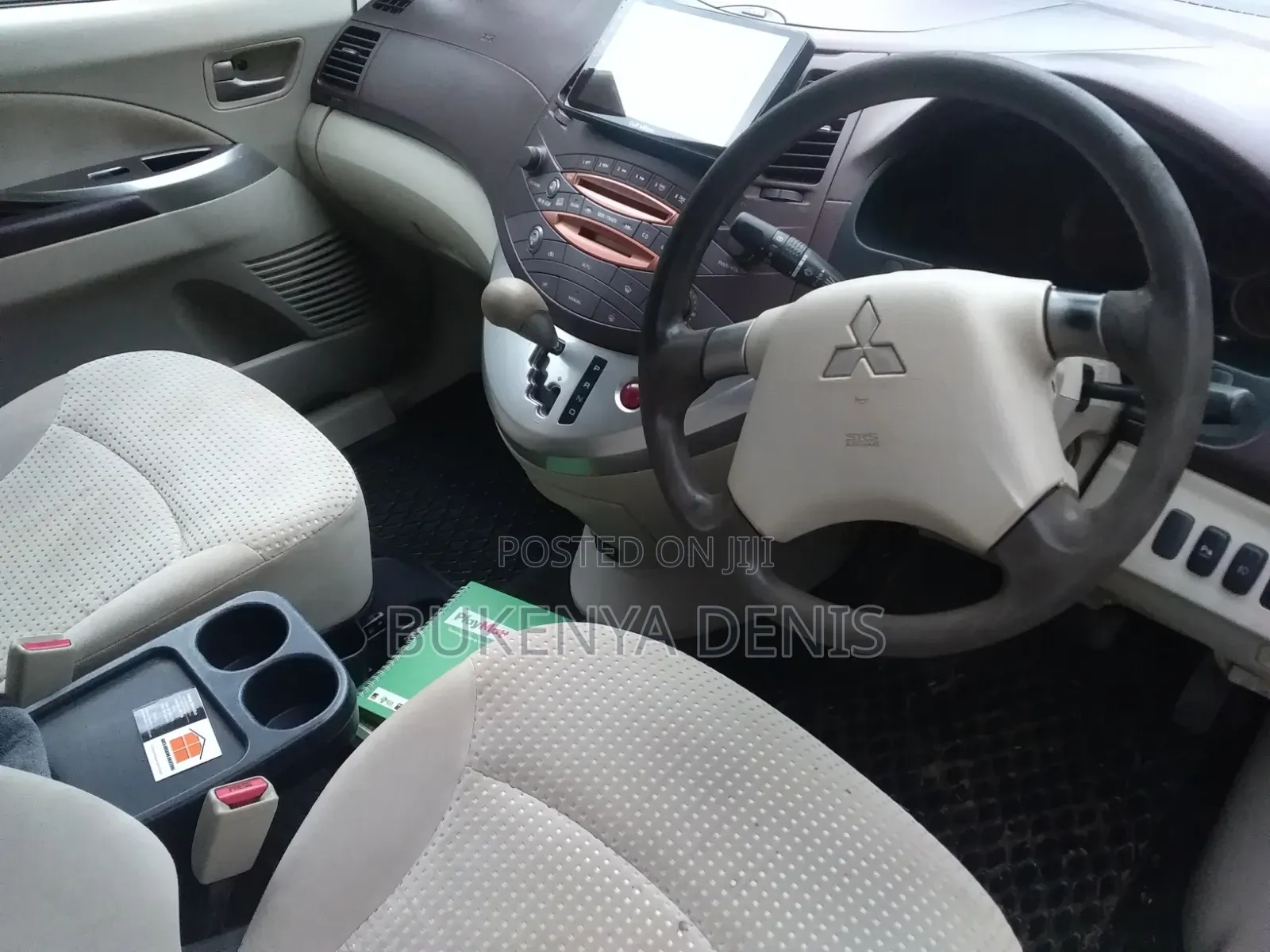 Mitsubishi Grandis 2004 Off white