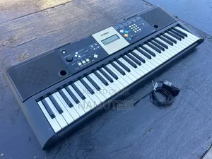 Uk Used Yamaha YPT - 220 Keyboard