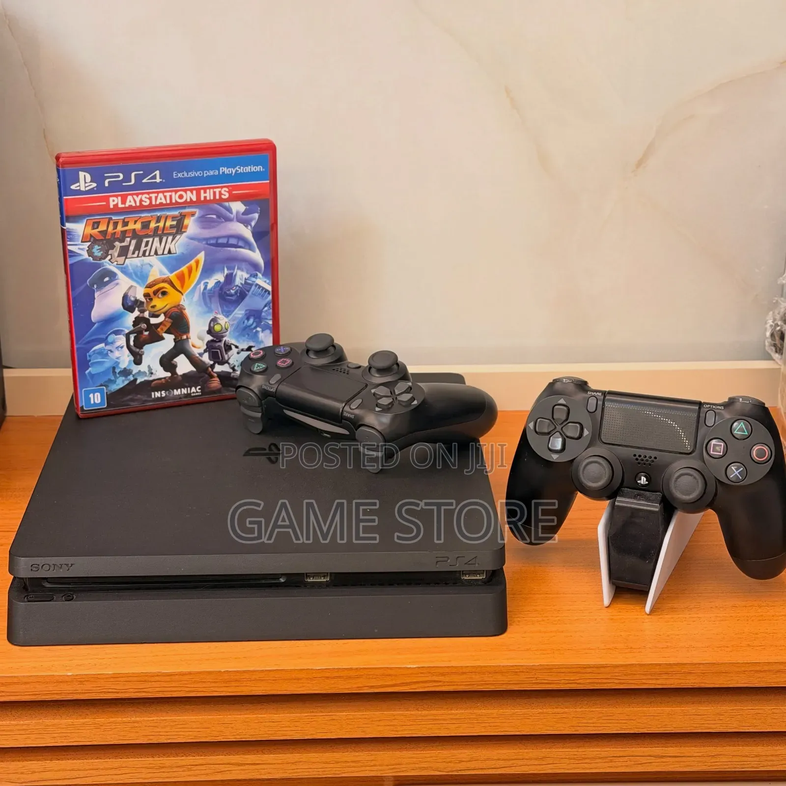 PS4 Slim – Small Machine, but It Can Cause a Whole LC Meeting!