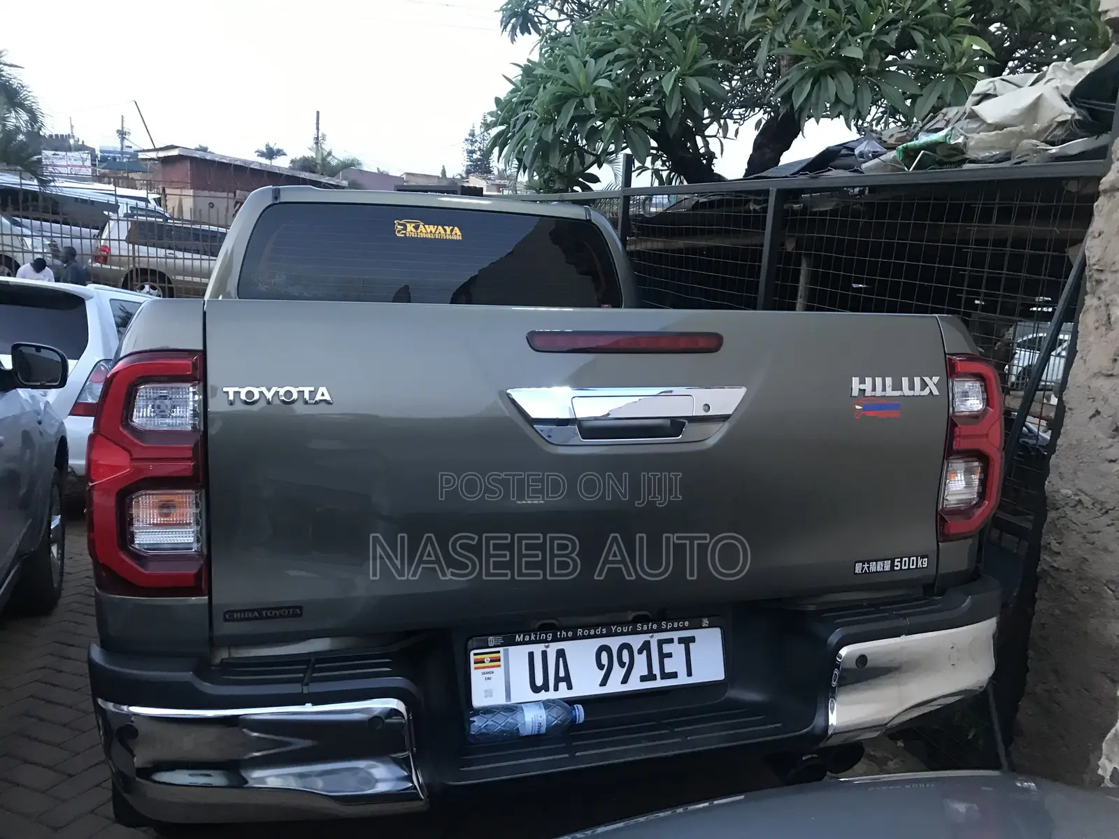 Toyota Hilux 2023 Green