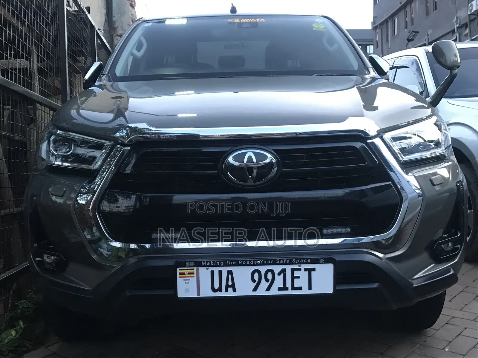 Toyota Hilux 2023 Green