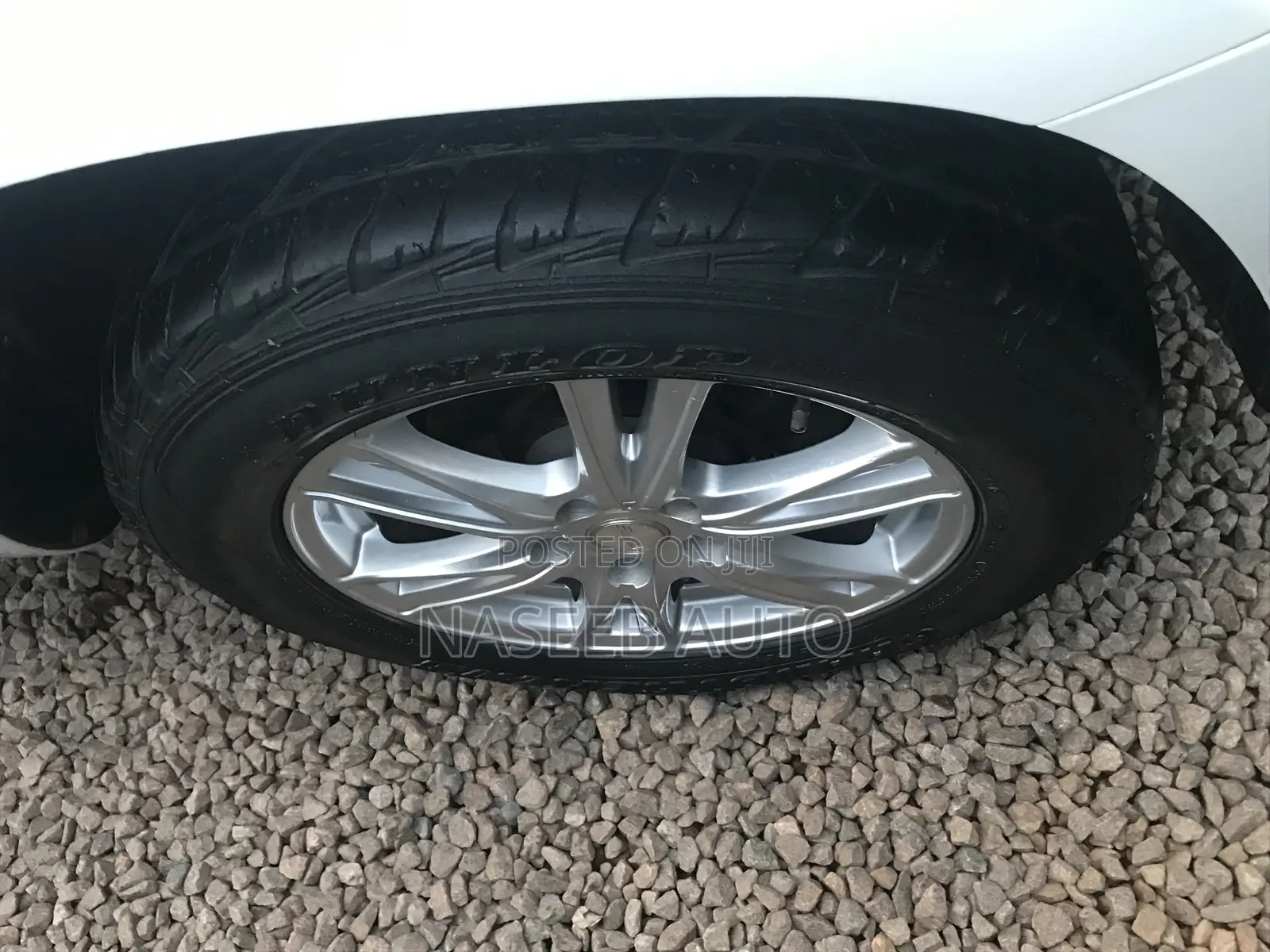 Toyota Vanguard 2010 White