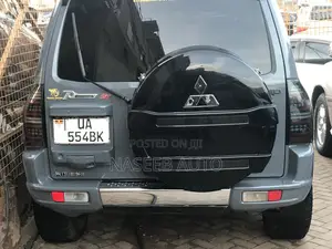 Mitsubishi Pajero 2009 Gray